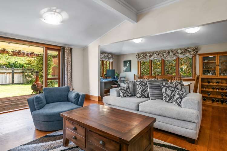 361 Main Road North Brown Owl_12