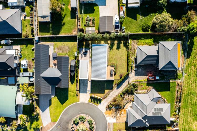 19 Finch Street One Tree Point_20