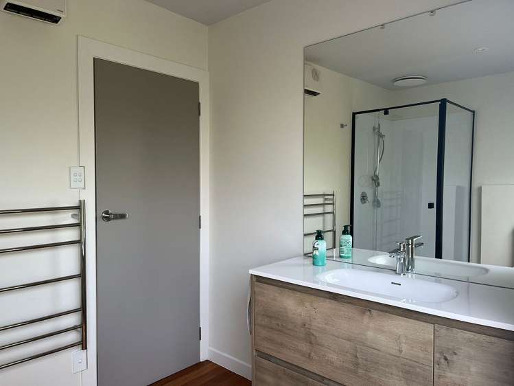 1/19 Cresta Avenue Beach Haven_13