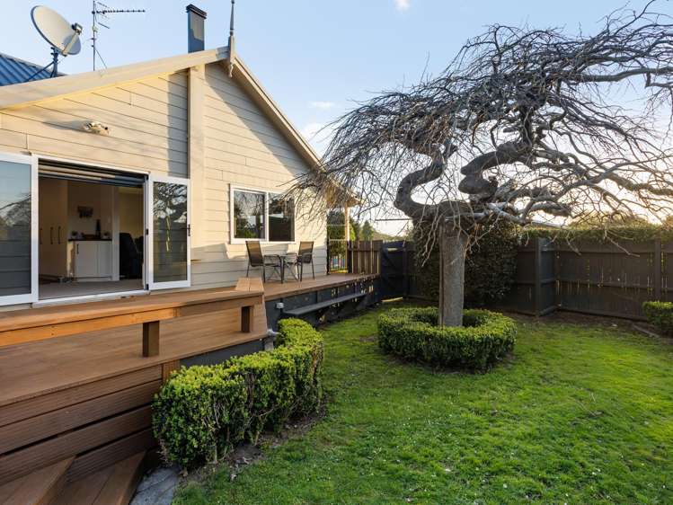 2 Brookbank Place Glenview_10
