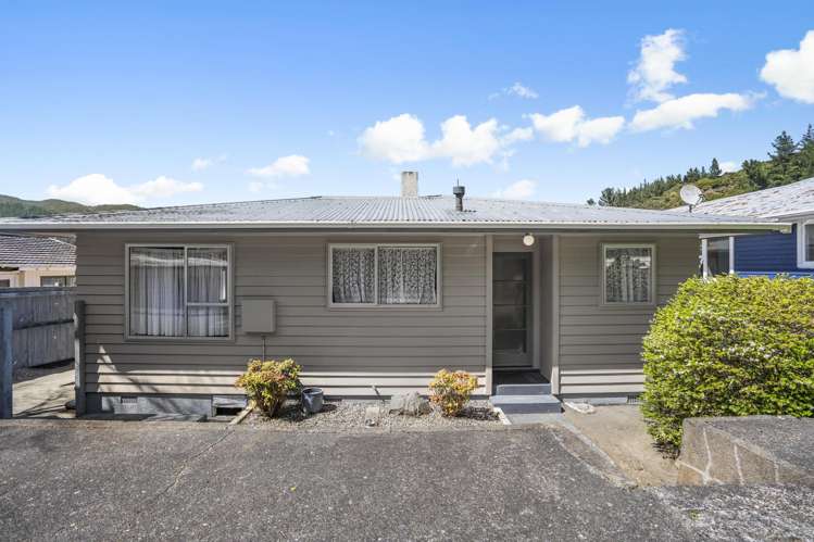 34 Enfield Street Wainuiomata_16