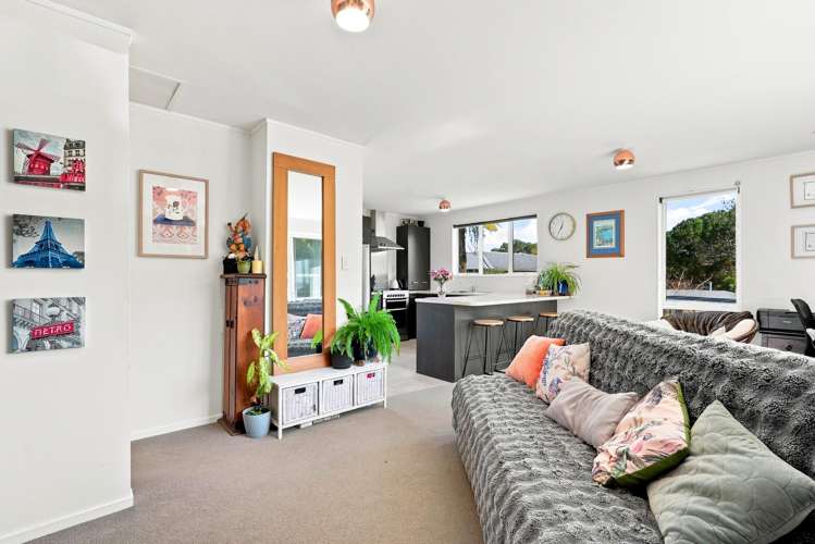 57 Chorley Avenue Massey_19