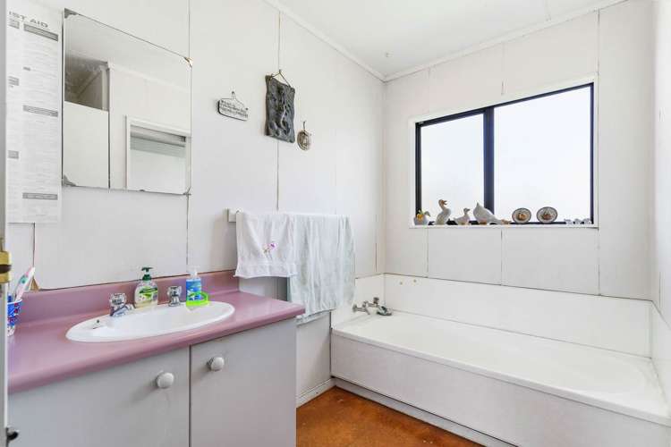 86 Maplesden Drive Clendon Park_8