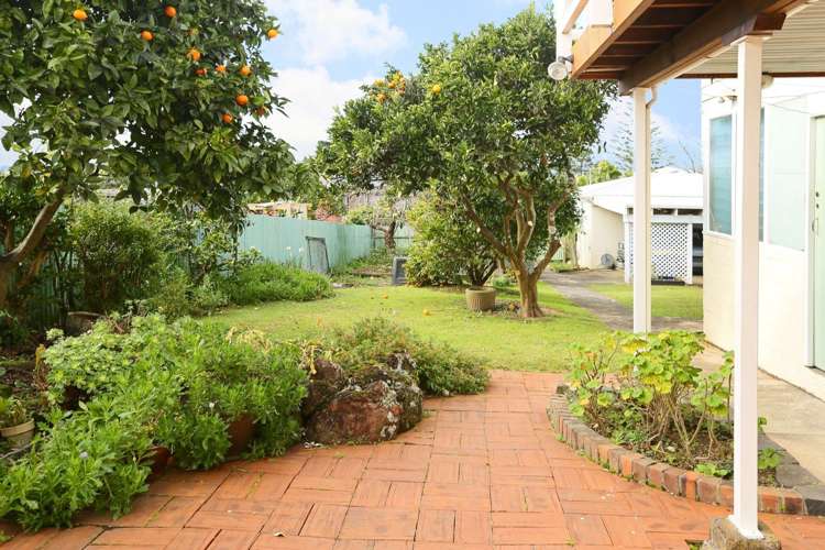 69 Tirimoana Road Te Atatu South_22