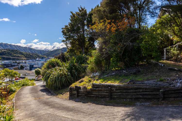 8 Taranaki Street Picton_18