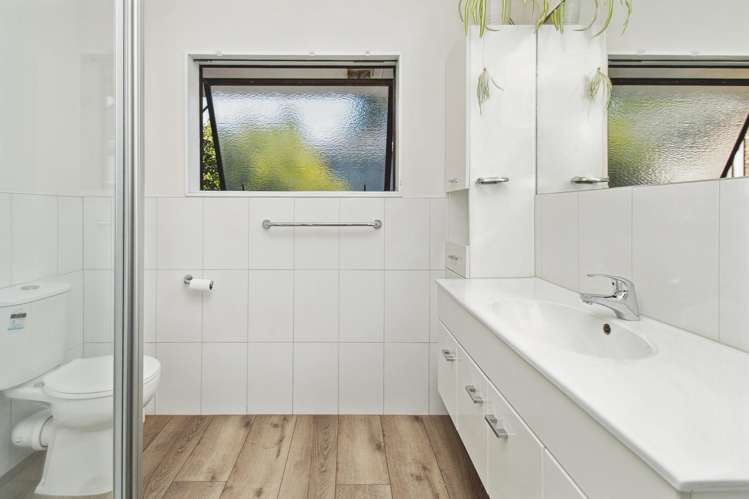 1/5 Sharon Road Waiake_15