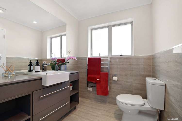 52 Mackay Drive Greenhithe_12