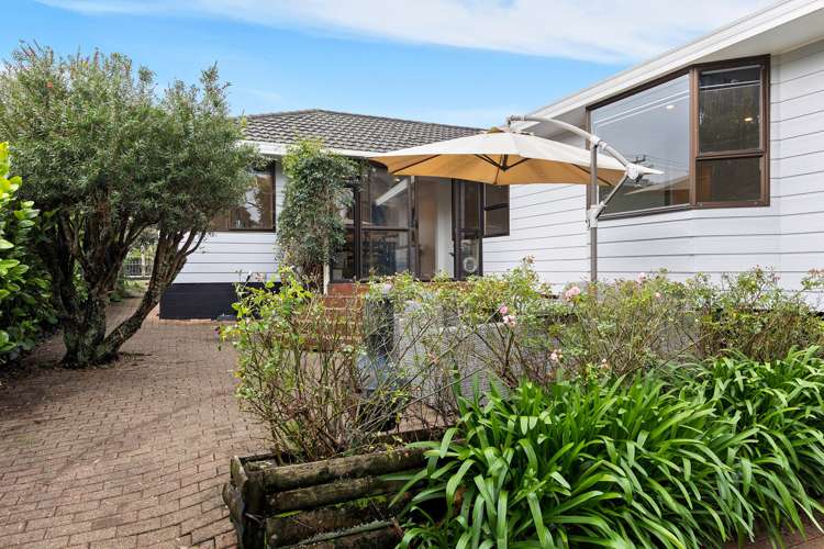 206 Glengarry Road Glen Eden_16