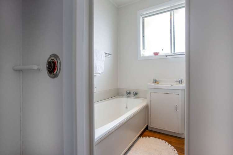 2/73 Vodanovich Road Te Atatu South_11