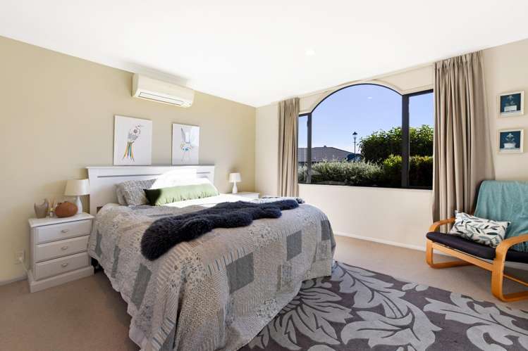 2 Strawberry Grove Richmond_10