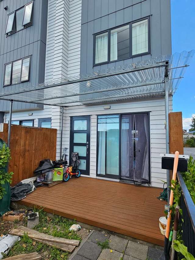 3BR 2.5Bath in Ranui