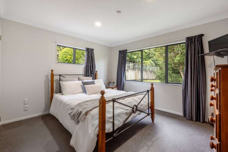 5 Greenstone Way Hairini_8