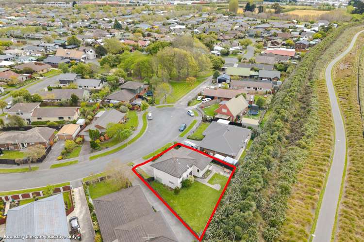 8 Langham Place Redwood_16