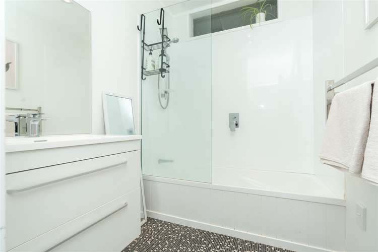 24 Tudor Crescent Chedworth_19