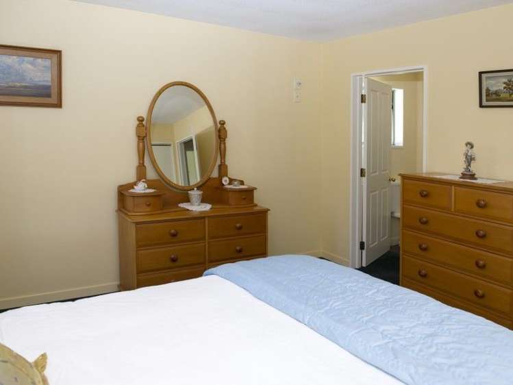 2 Mclellan Place Albert Town_10