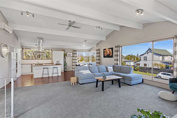 28 Yellowstone Crescent Burwood_8