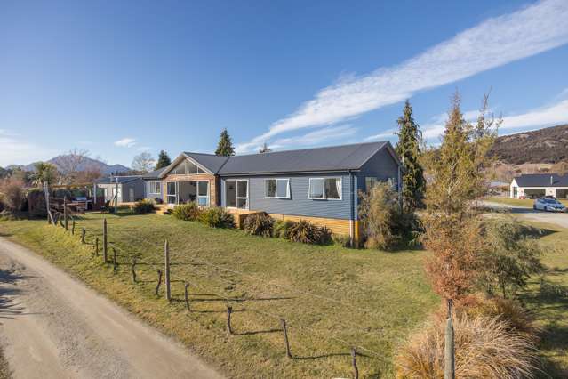 Stunning 5-Bedroom Home with Mountain Views