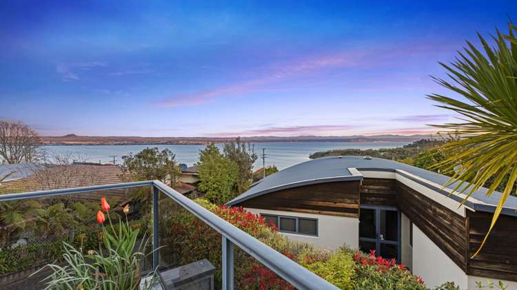 2/50 Wakeman Road Acacia Bay_23