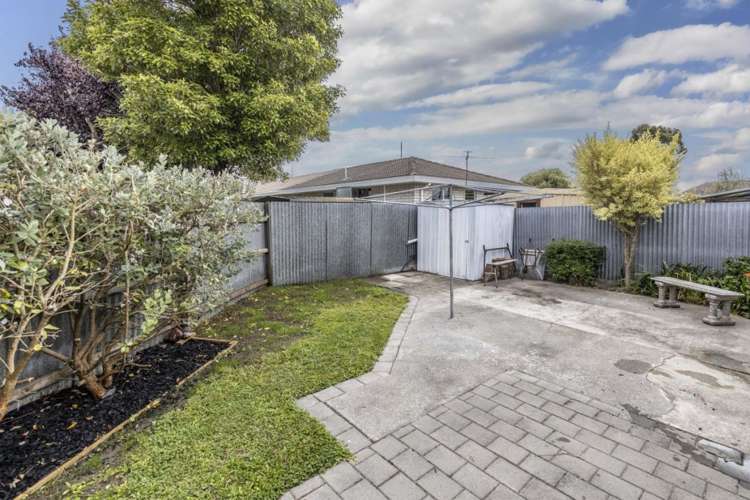 1/10 Nyoli Street Northcote_21