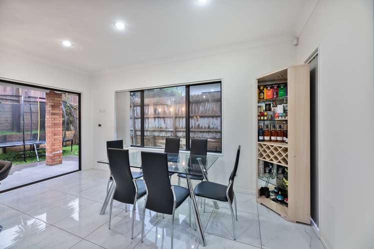 18 Midhurst Avenue Henderson_17