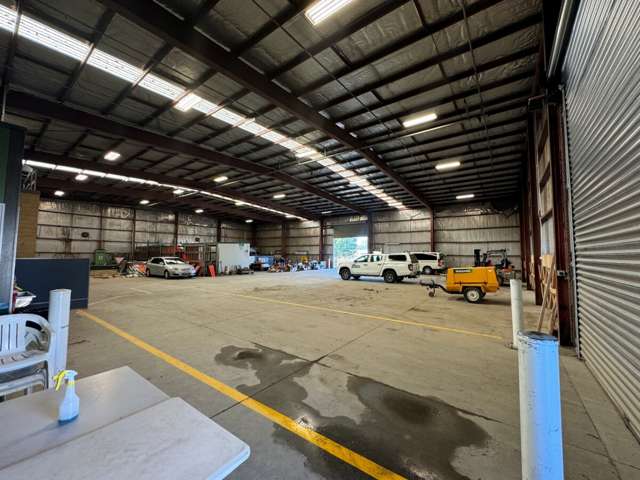 940sqm High Stud Clear Span Warehouse For Lease