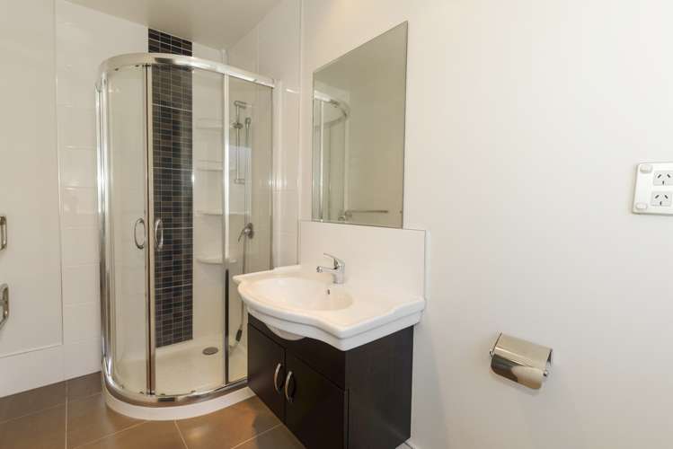 31 Riverglade Parkway Te Atatu South_10