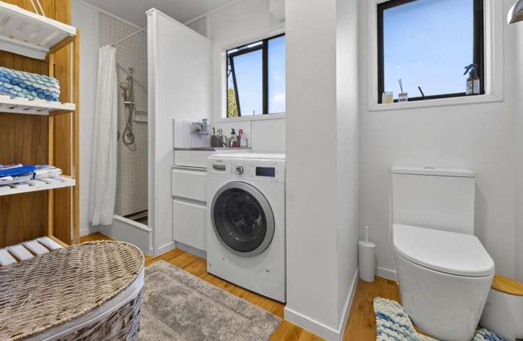 2/2 Nikau Street Stoke_14