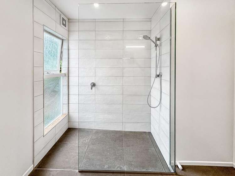 23 Parkes Avenue 1228_23