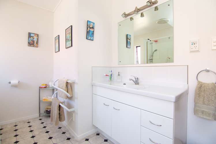 8 Northbrook Court Roslyn_13