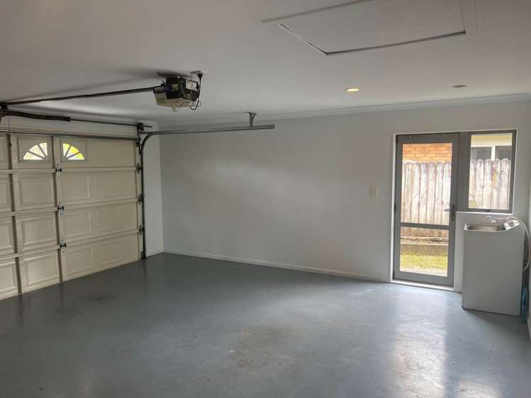 9 Newbliss Crescent East Tamaki Heights_14