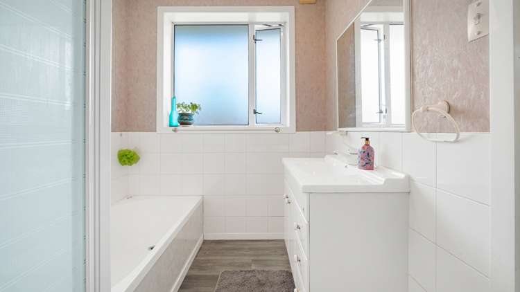 62 Frankleigh Street Somerfield_10