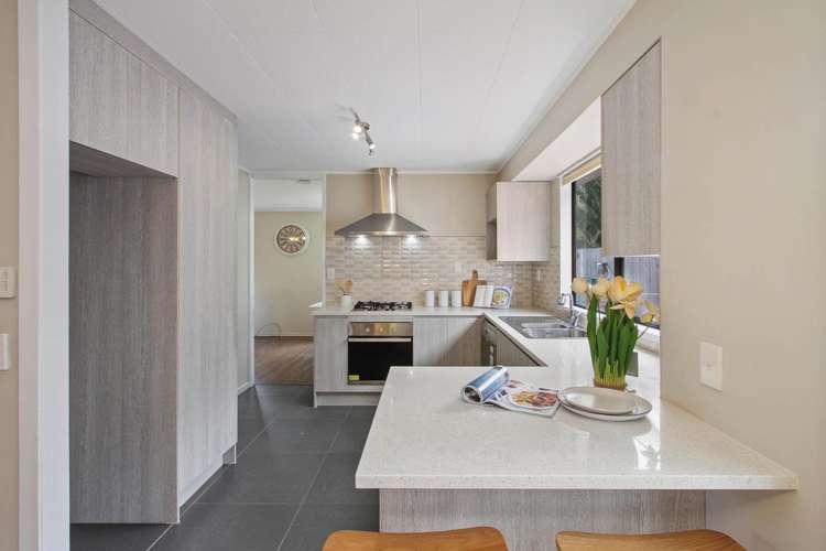 17 Thalia Place Totara Vale_2