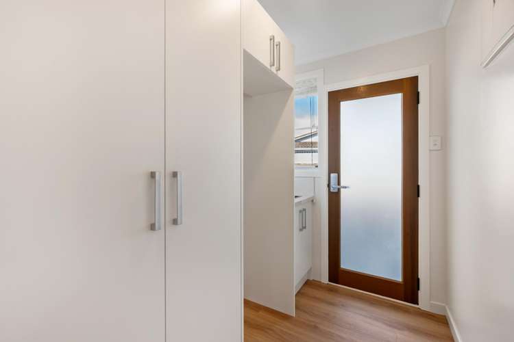 19 Newbourne Crescent Redwoodtown_18