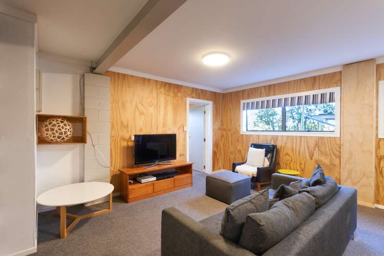 8 Ewan Place Taradale_14