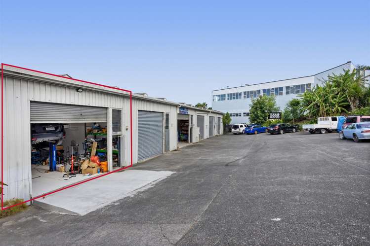 2/35-39 View Road Wairau Valley_1