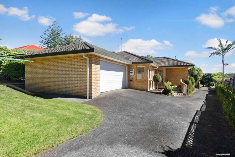 1b Wakeling Avenue Te Atatu South_1