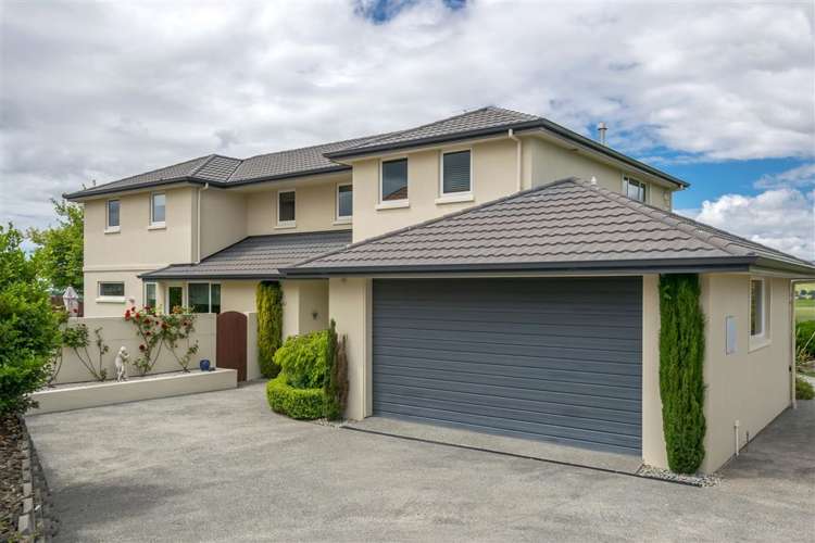 8 Golf View Close Fairhall_1