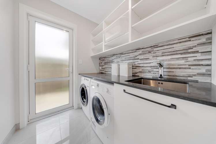 13 Otaota Way Flat Bush_23