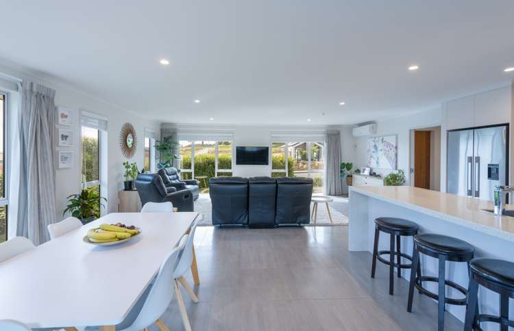 32 Hart Road Richmond_10