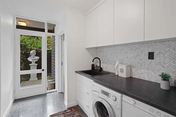 3 Holmcroft Court Cracroft_11