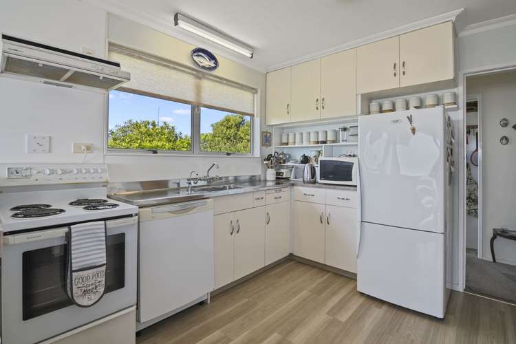 56 Bishop Road Parapara_11