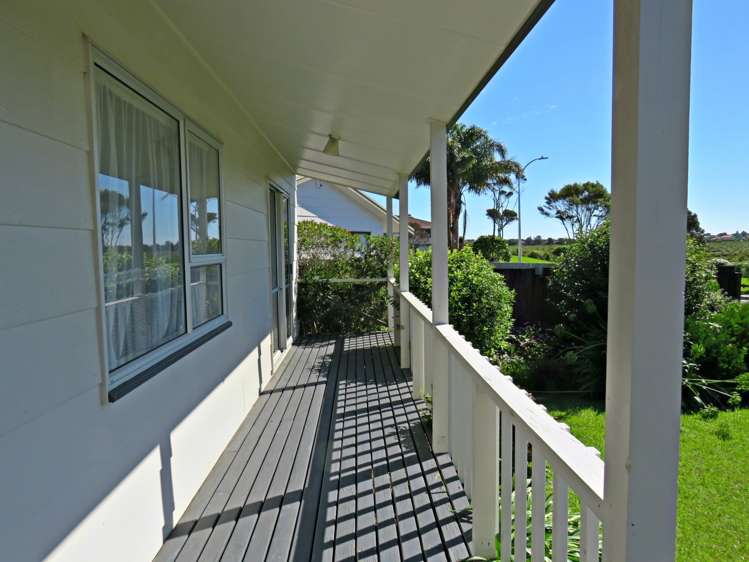 28 Bluewater Place Wattle Downs_7