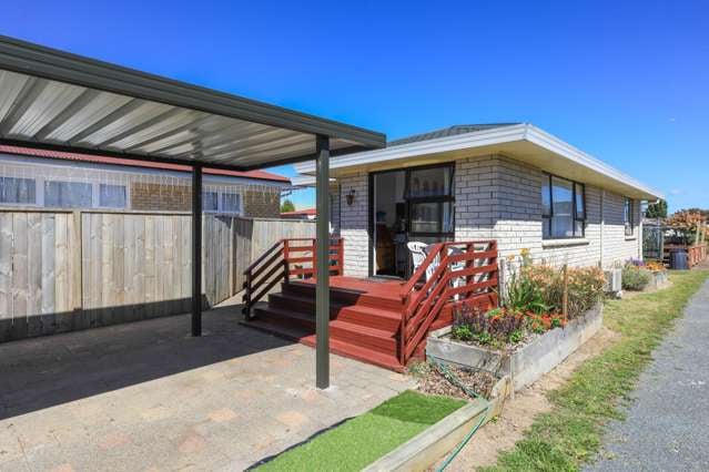 Cheerful one beddie with options aplenty