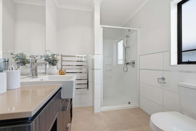 30 Mackay Drive Greenhithe_13