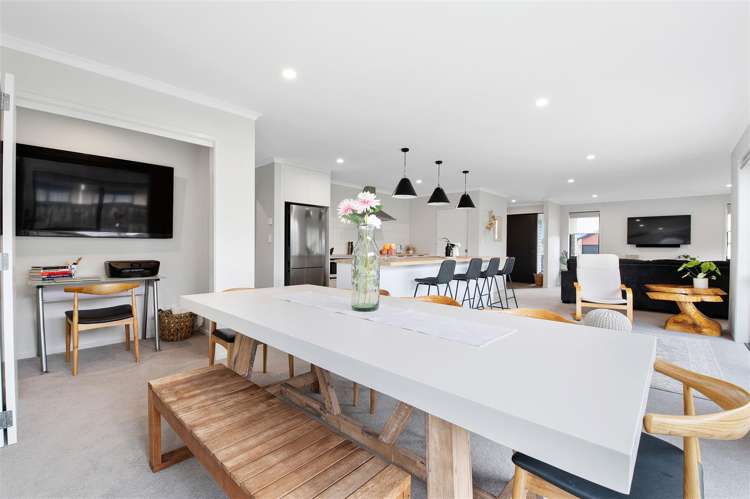 6 Kipling Crescent Owhata_3