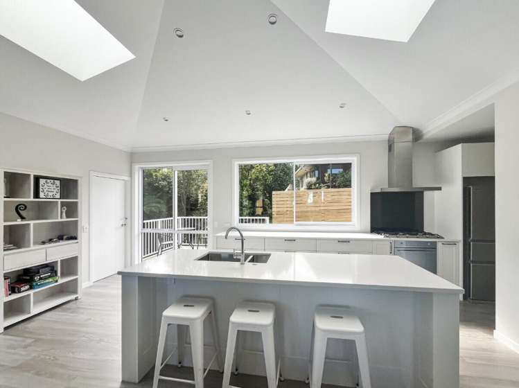 64 Chesham Avenue Waipahihi_9