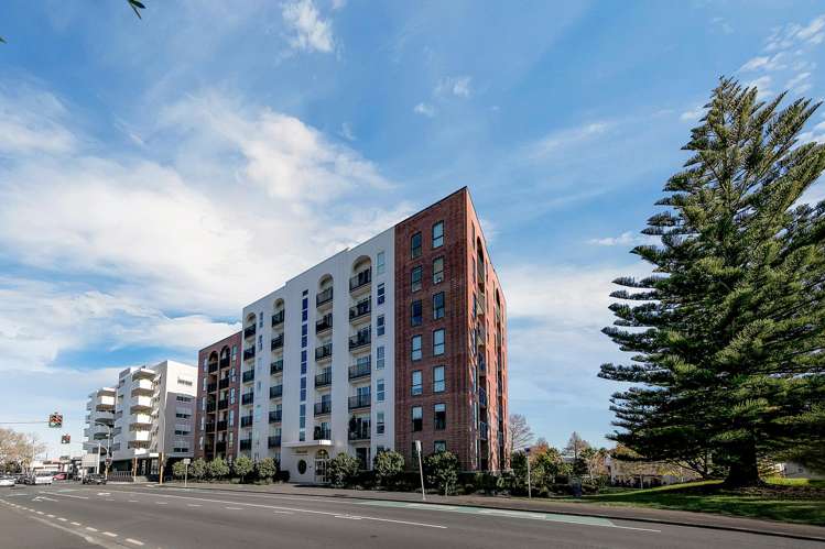 502/1817A Great North Road Avondale_18