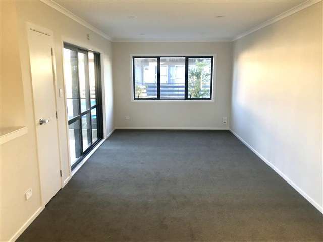 2/8 Coates Street Hamilton East_1