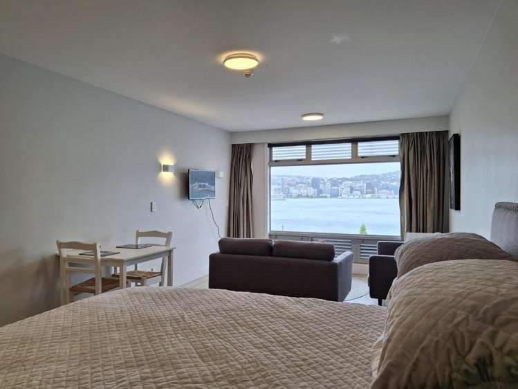 20A/370 Oriental Parade_0
