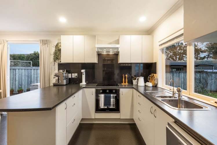 62 Cobham Crescent Kelston_6